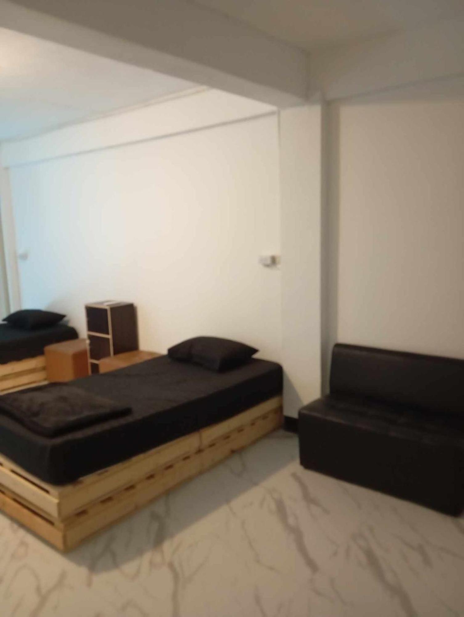 Lita Guesthouse チエンマイ エクステリア 写真