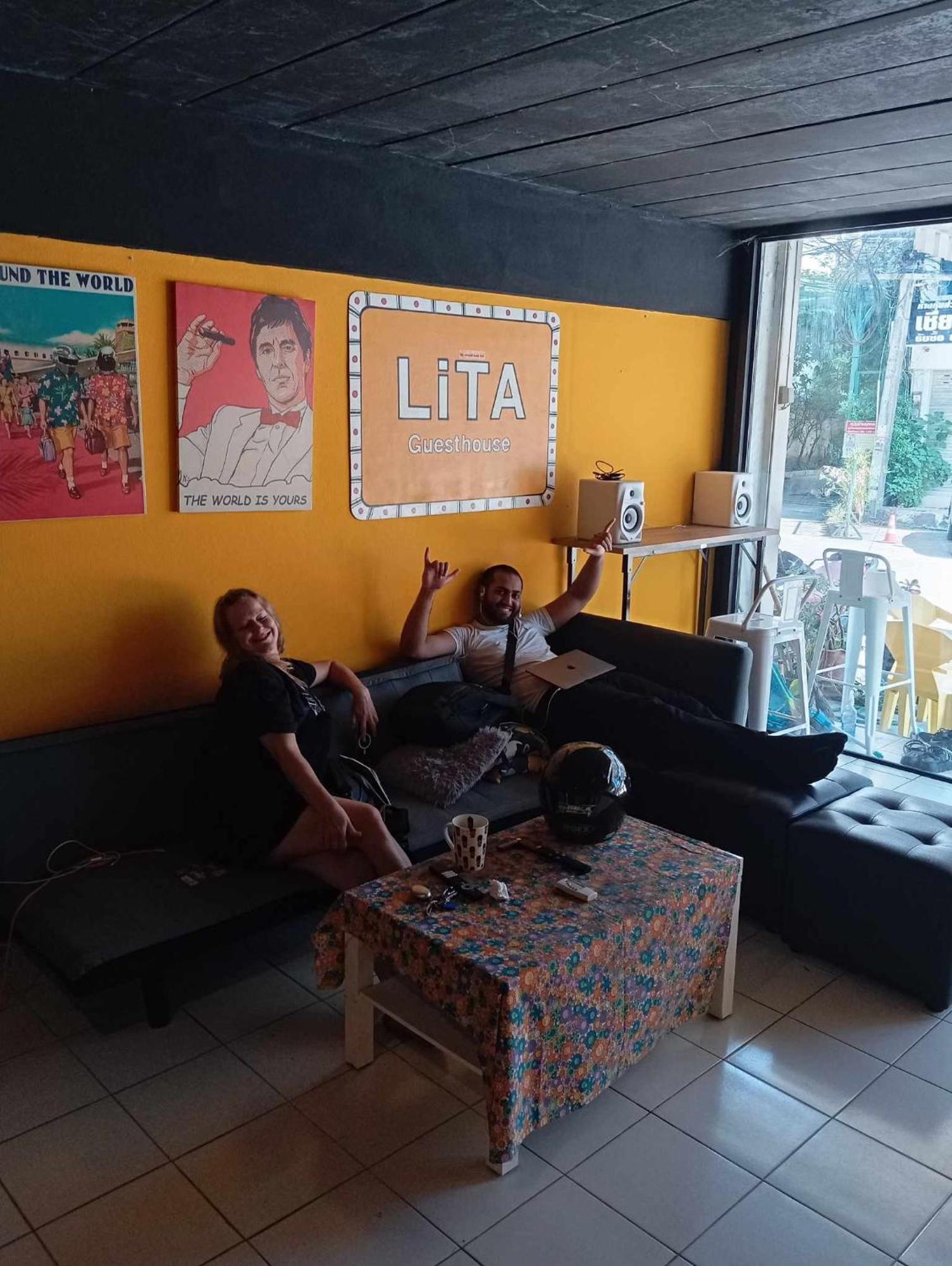 Lita Guesthouse チエンマイ エクステリア 写真