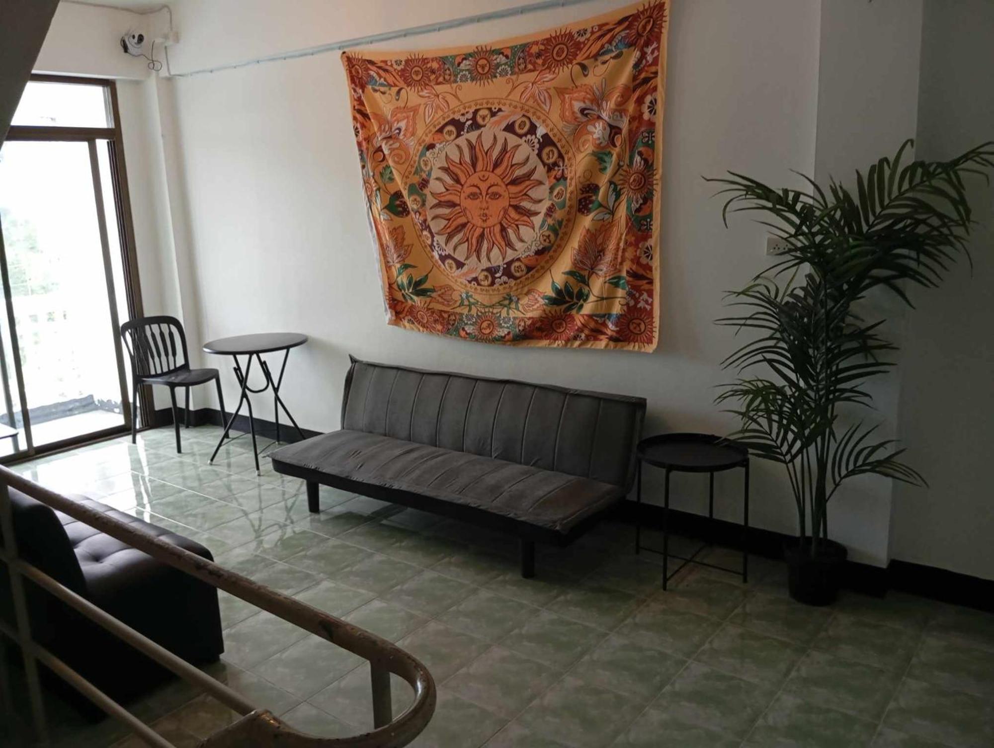 Lita Guesthouse チエンマイ エクステリア 写真