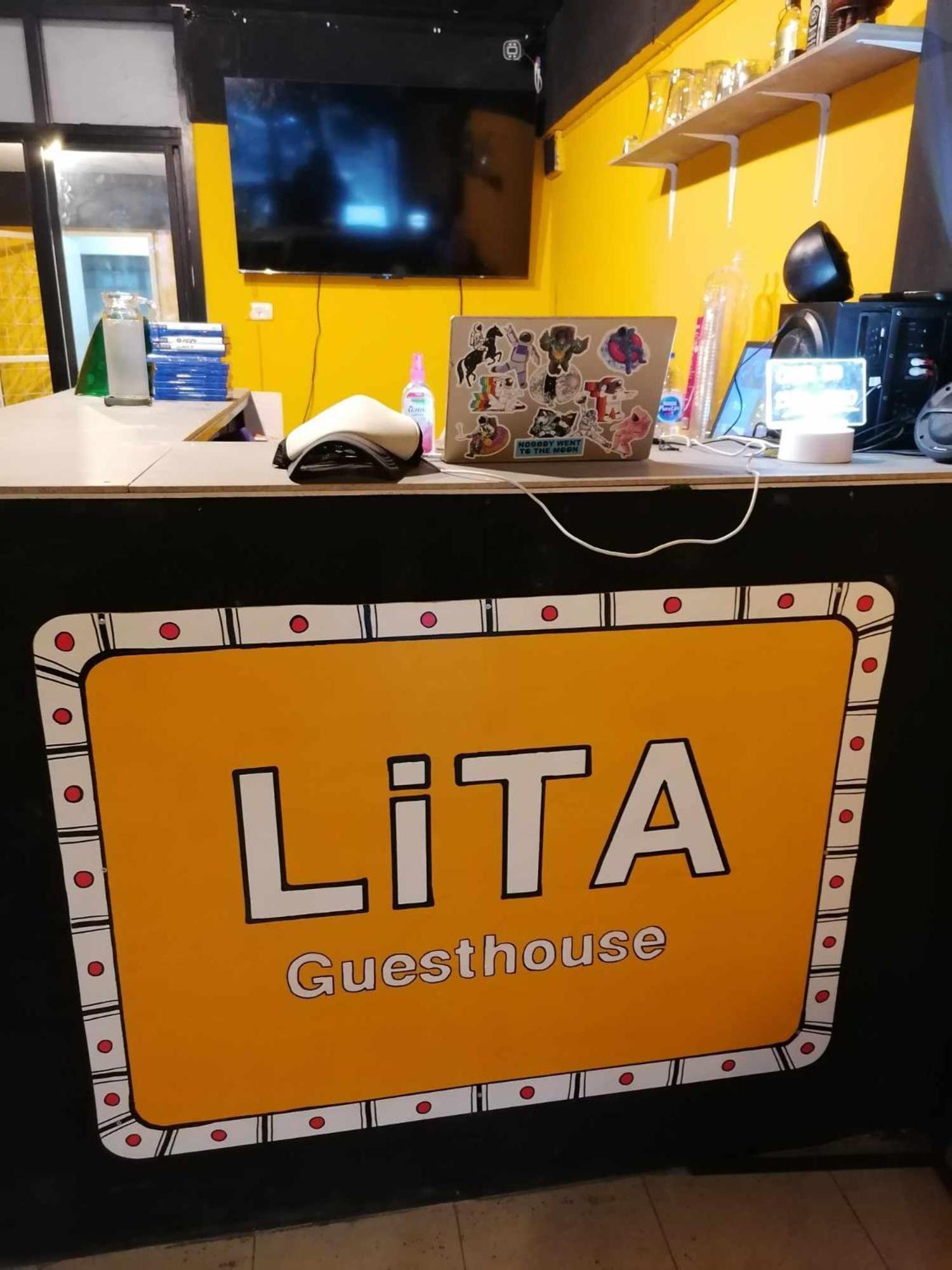 Lita Guesthouse チエンマイ エクステリア 写真