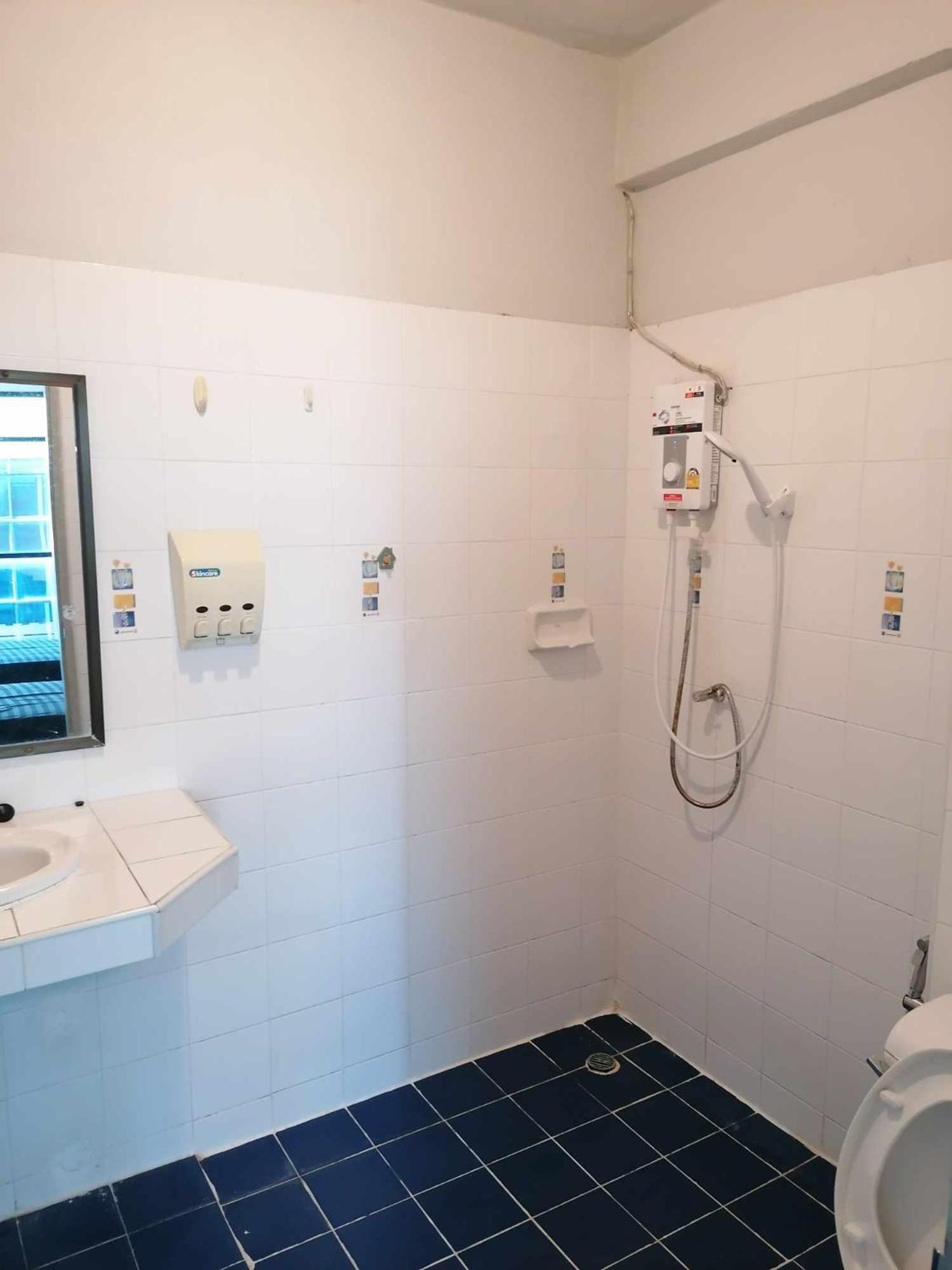 Lita Guesthouse チエンマイ エクステリア 写真