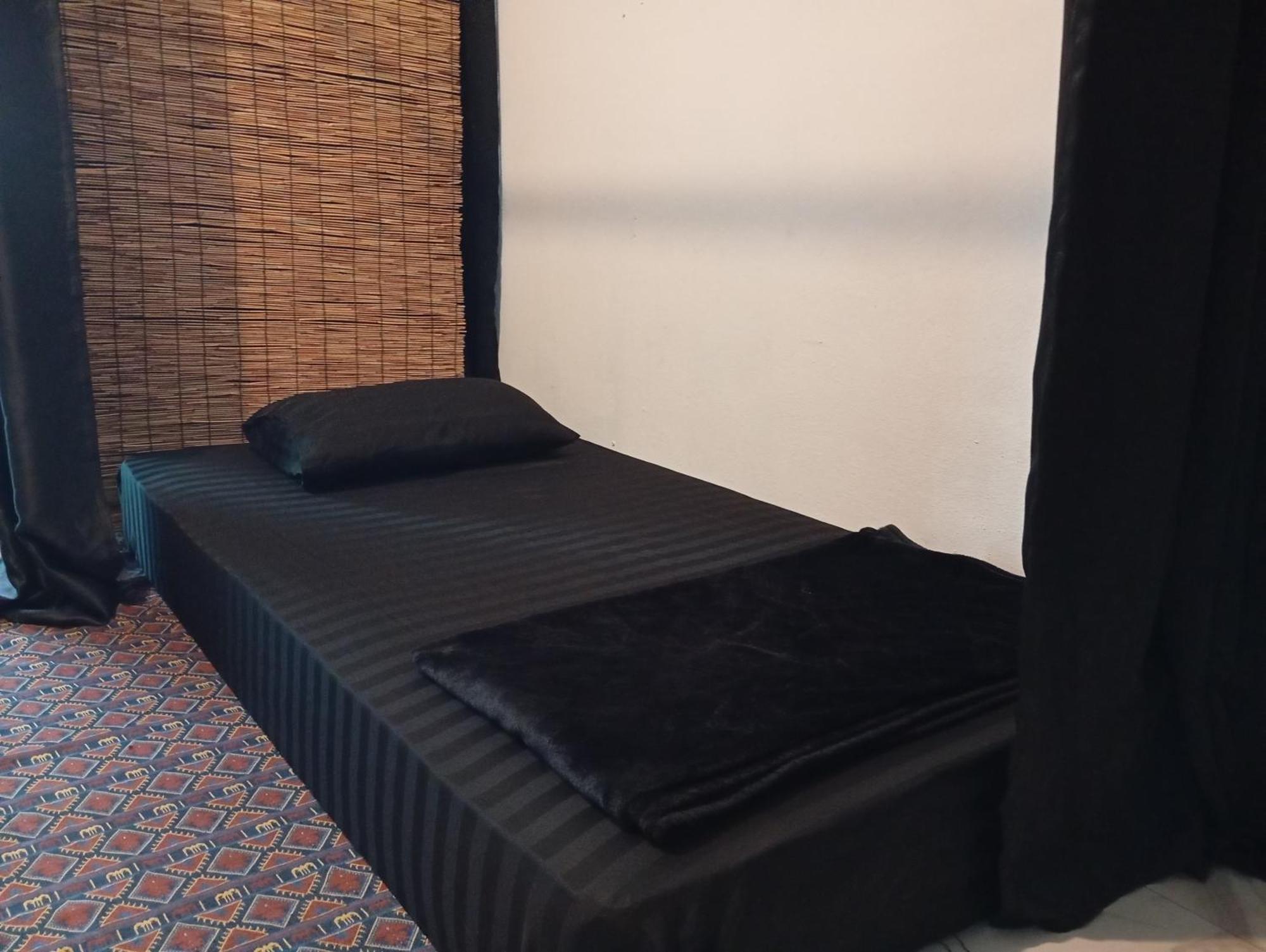 Lita Guesthouse チエンマイ エクステリア 写真