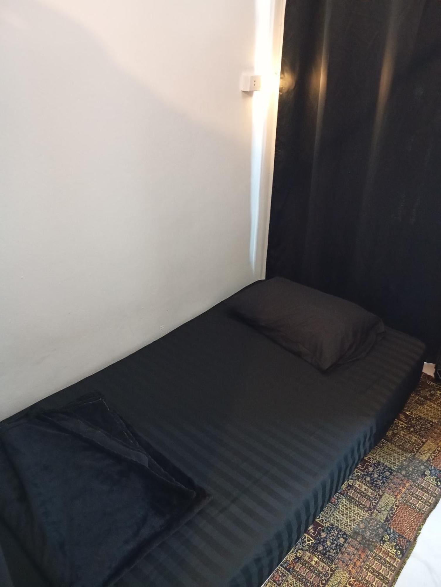 Lita Guesthouse チエンマイ エクステリア 写真