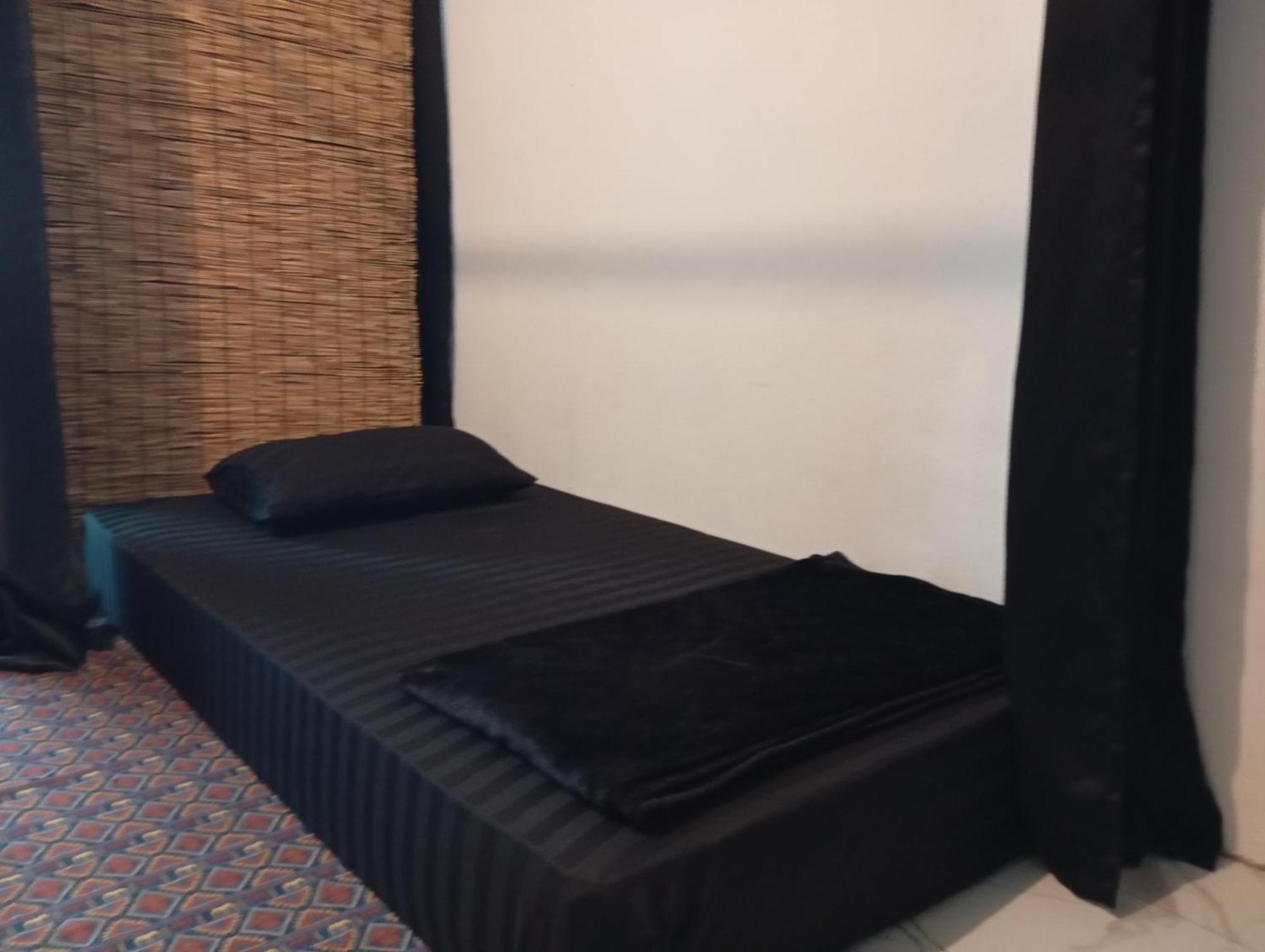 Lita Guesthouse チエンマイ エクステリア 写真